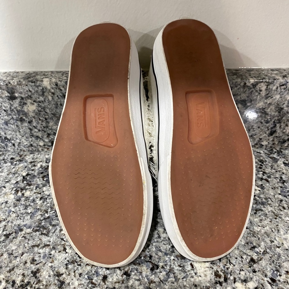 White vans - Picture 8 of 8